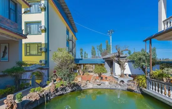 Linglong Yage Holiday Hotel (Lijiang Sanyi International Airport)