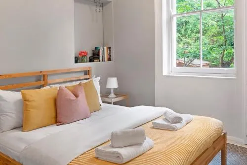 Camden Apartment By Morethanstays