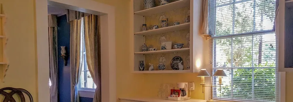 Andrew Morris House Bed and Breakfast