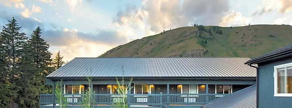Anvil Hotel
