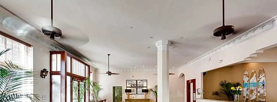 Clinton Hotel South Beach