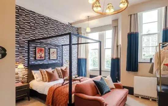 Pembroke House | Deluxe Studio w Separate Kitchen