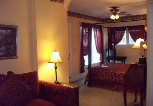 Inn at 835 Boutique Hotel