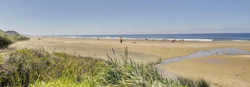Coastal Lincoln City Home w/ Spacious Deck!