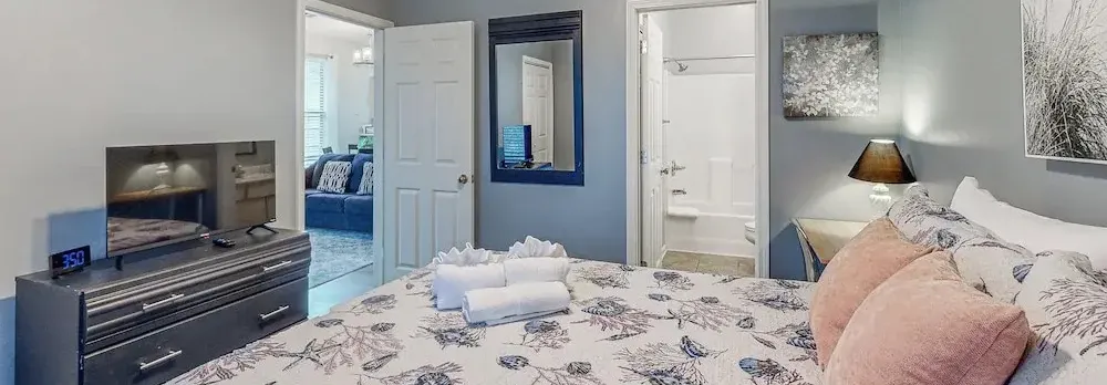 2 BR Condo w/ Shared Pool, Near Outlet Mall
