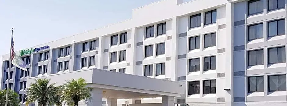 Holiday Inn Express & Suites Miami - Hialeah by IHG