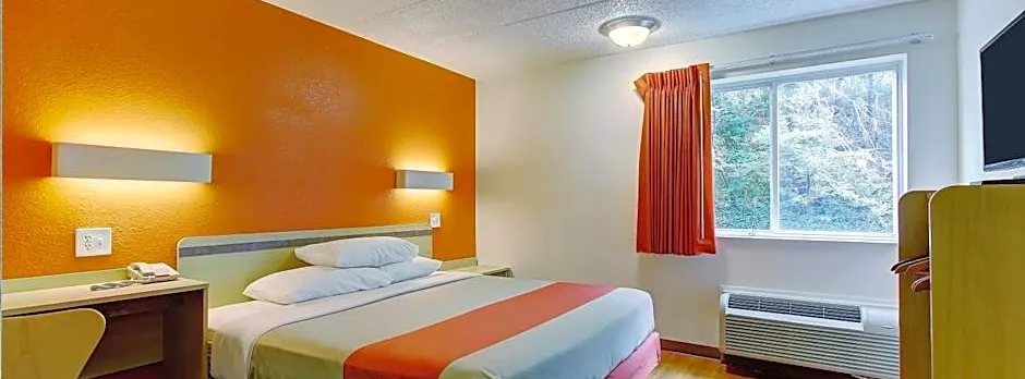 Motel 6-York, PA - North