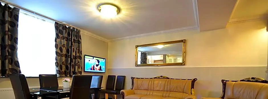 Hyde Park Suites