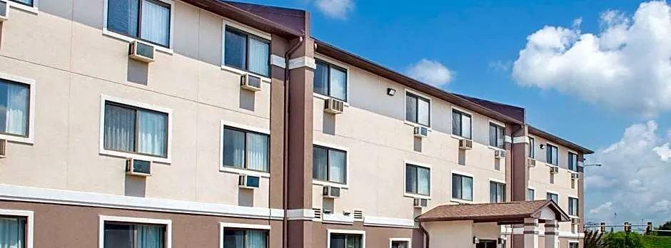 Boarders Inn & Suites by Cobblestone Hotels Waterloo
