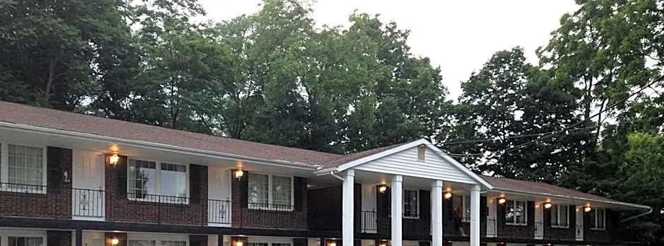 Coachman Motor Lodge