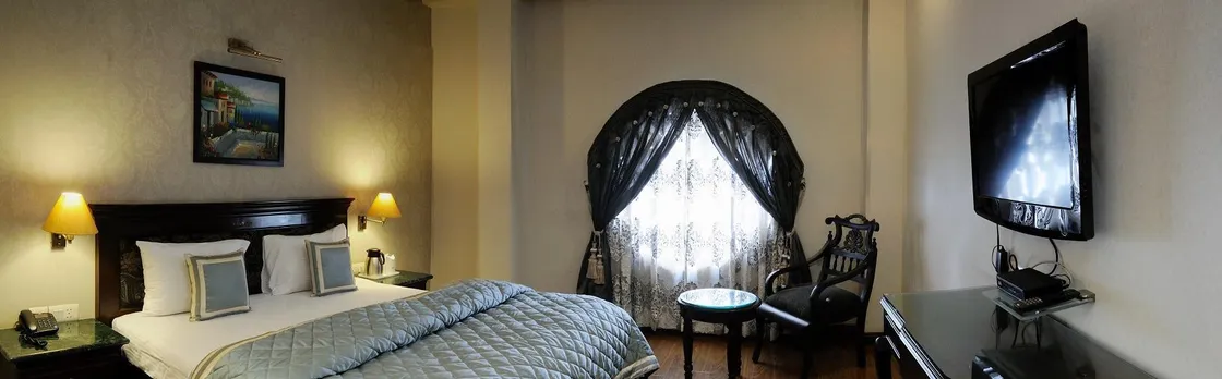 Hotel Diplomat Residency