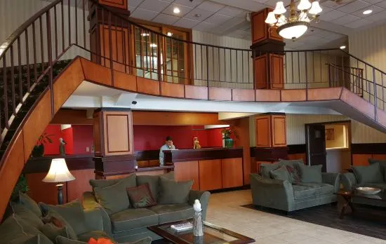 Mystic River Hotel & Suites
