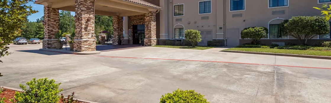 Best Western Plus Crown Colony Inn & Suites