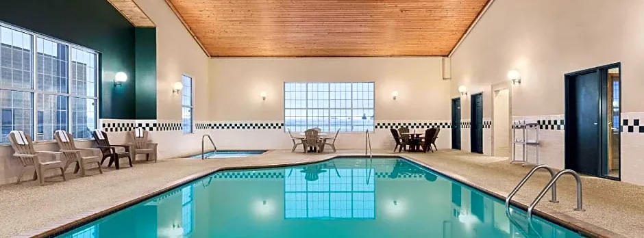 Country Inn & Suites by Radisson, Little Falls, MN