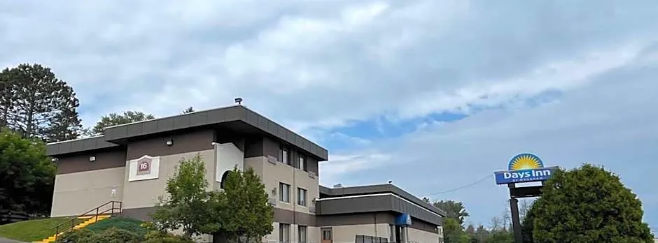 Days Inn by Wyndham Duluth Lakewalk