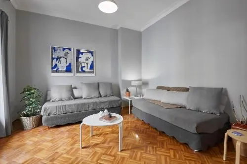 Bright Bright A Central Apartment With Balcony