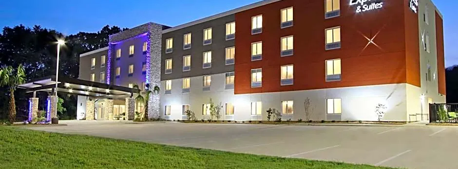 Holiday Inn Express & Suites Columbus North by IHG