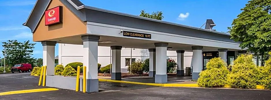 Econo Lodge Inn & Suites Chambersburg Central