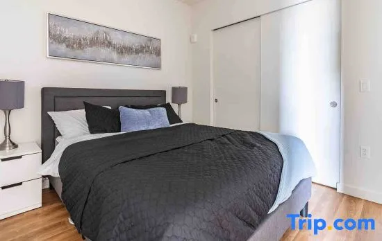 1BR | Gym, Rooftop, Views | Bellevue | Sophari B
