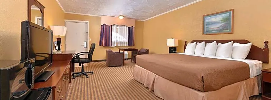 Executive Plus Inn and Suites