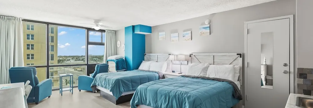Oceanside Inn Studios by Brightwild