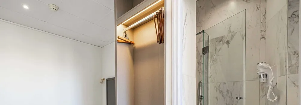 Hotel Avaton - Cozy Bedrooms - Cannes Palais