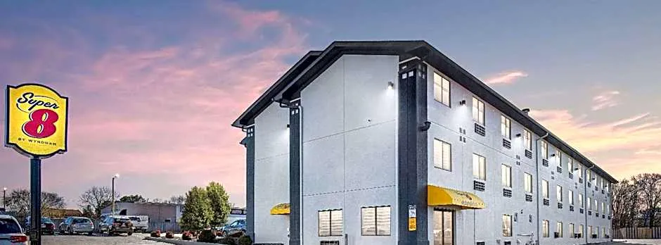 Super 8 by Wyndham Johnson City