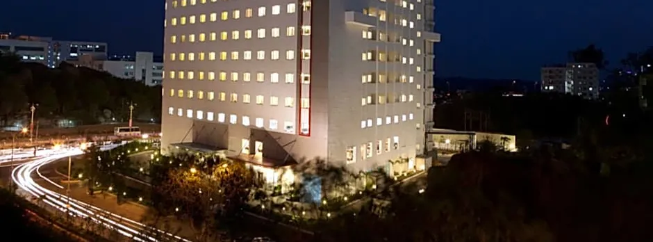 Red Fox by Lemon Tree Hotels, Hyderabad