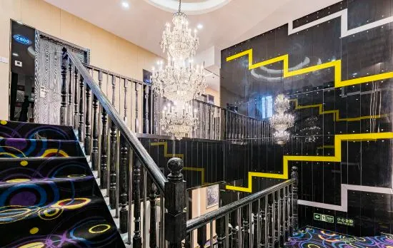 Dequan Hotel (Tiantan East Gate Subway Station)