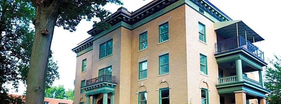 Inn at 835 Boutique Hotel