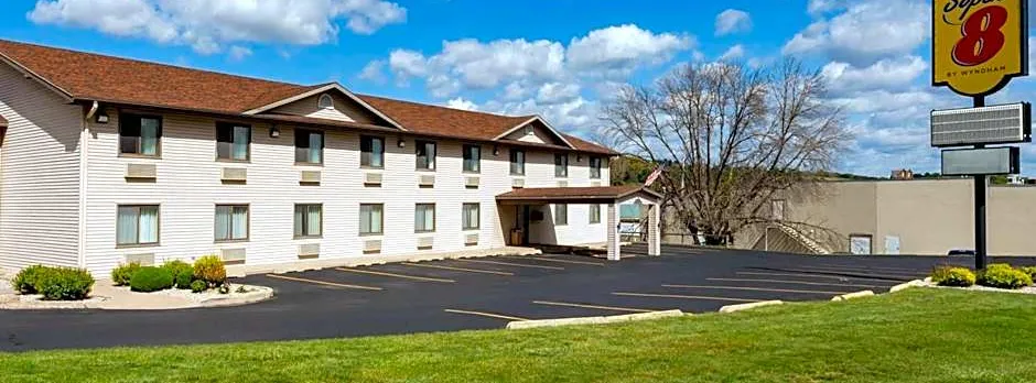 Super 8 by Wyndham Decorah