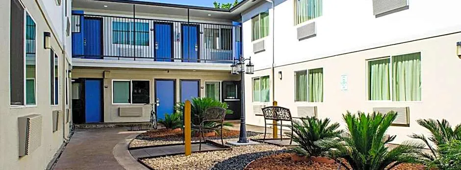 Motel 6-Modesto, CA - Downtown
