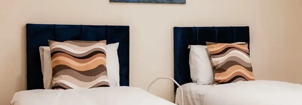 Warm Apartments in Queensway