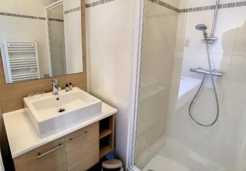 3 Bedrooms, 3 bathrooms central Cannes Lecerf 411