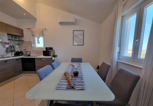 APARTMAN DINEVA