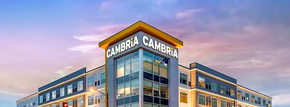 Cambria Hotel Milwaukee Downtown