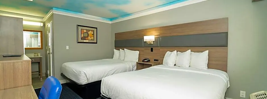 Hollywood Palms Inn & Suites