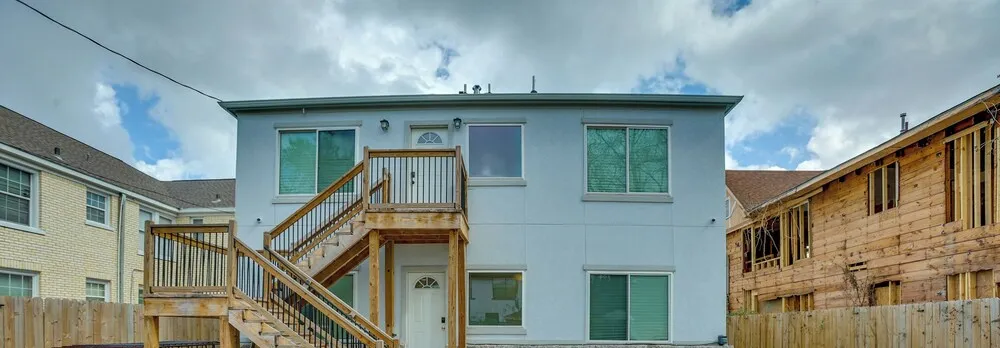 3 Mi to Dtwn Houston: Dual-unit Home w/ Yard!