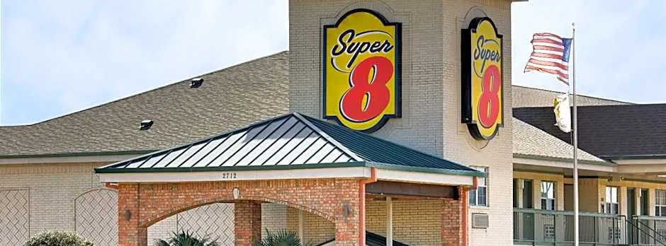 Super 8 by Wyndham Arlington Near AT&T Stadium