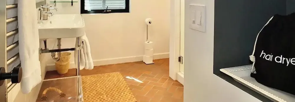 Naples Luxury Retreat - 3 BDR Stay for 6 With Rooftop Patio