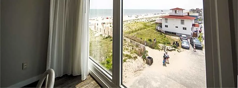 Surf Club Oceanfront Hotel