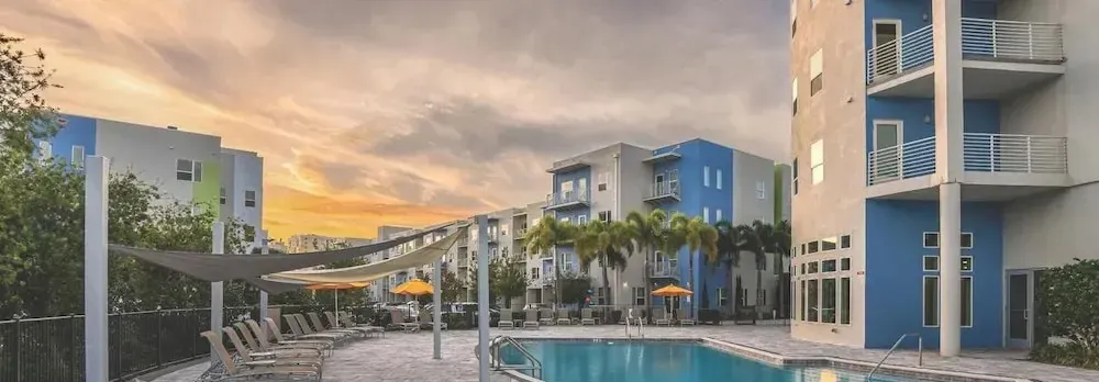Landing Furnished Apartments - Clearwater