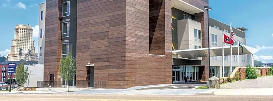 La Quinta Inn & Suites by Wyndham Memphis Downtown