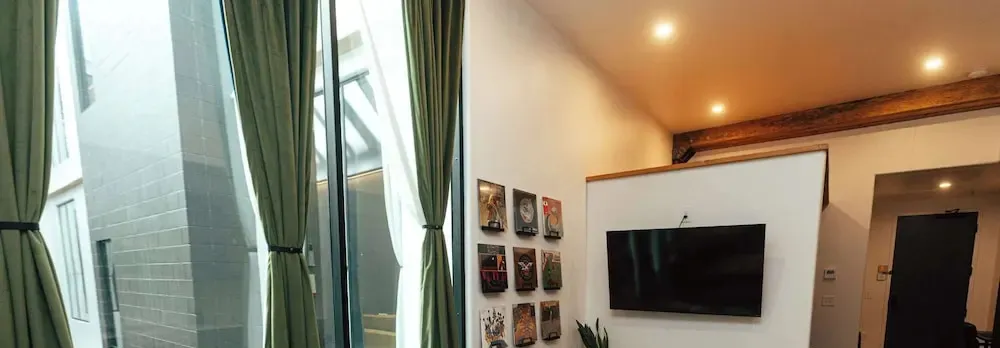 Loft 303 - The William - Atrium - Chic - Walkable