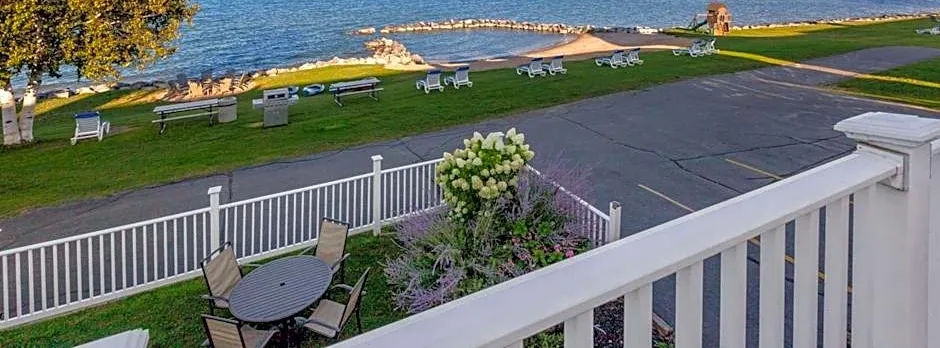 Baymont by Wyndham St. Ignace Lakefront