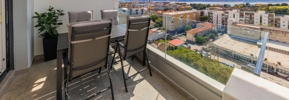 365 Sunsets Apartment by Belmont Realty
