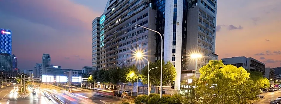 Hanting Hotel Wuhan Hongshan Square Metro Station