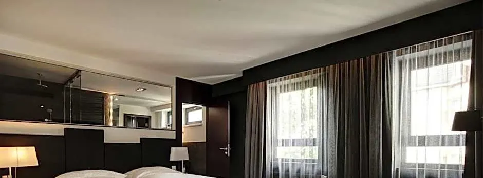Hotel Bliss