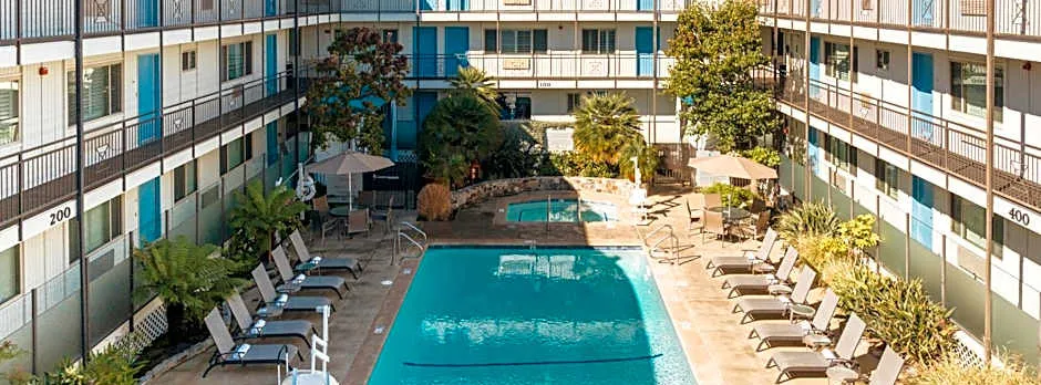 Marin Suites Hotel
