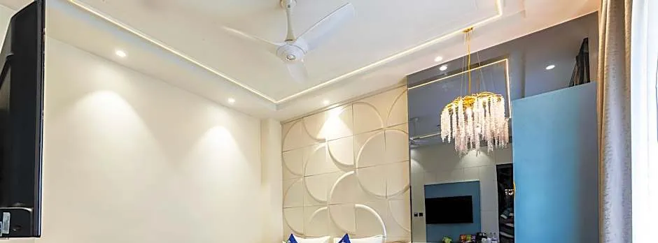 The Bella Express- New Delhi